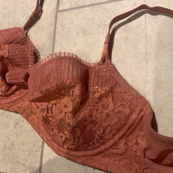 Wired bra without padding - Picture 2 of 3